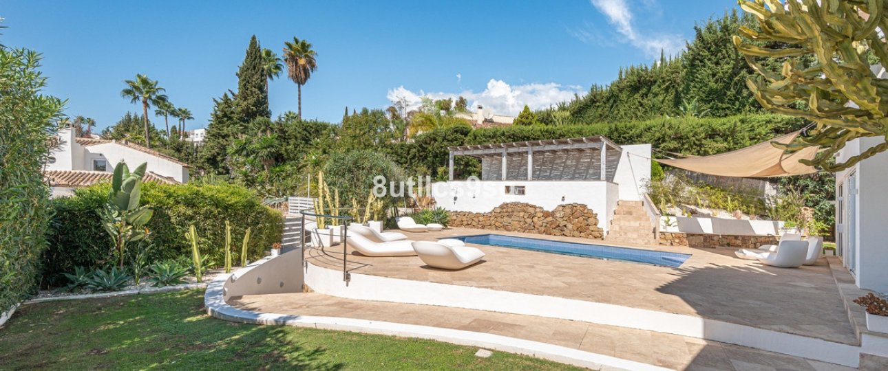 Resale - Villa - Marbella - Nueva Andalucía