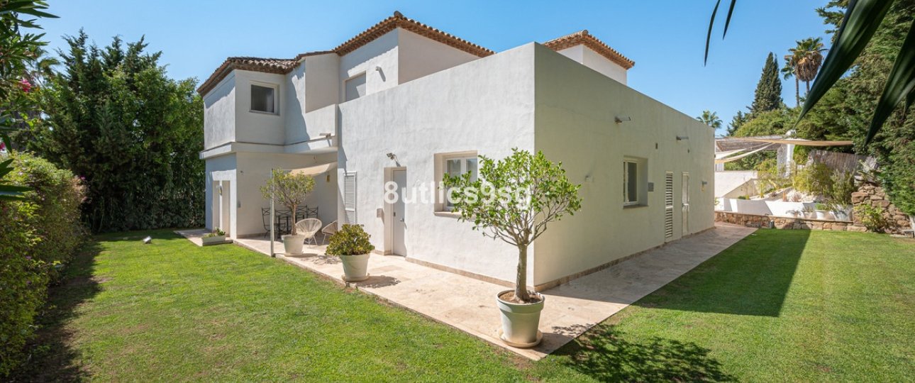 Resale - Villa - Marbella - Nueva Andalucía
