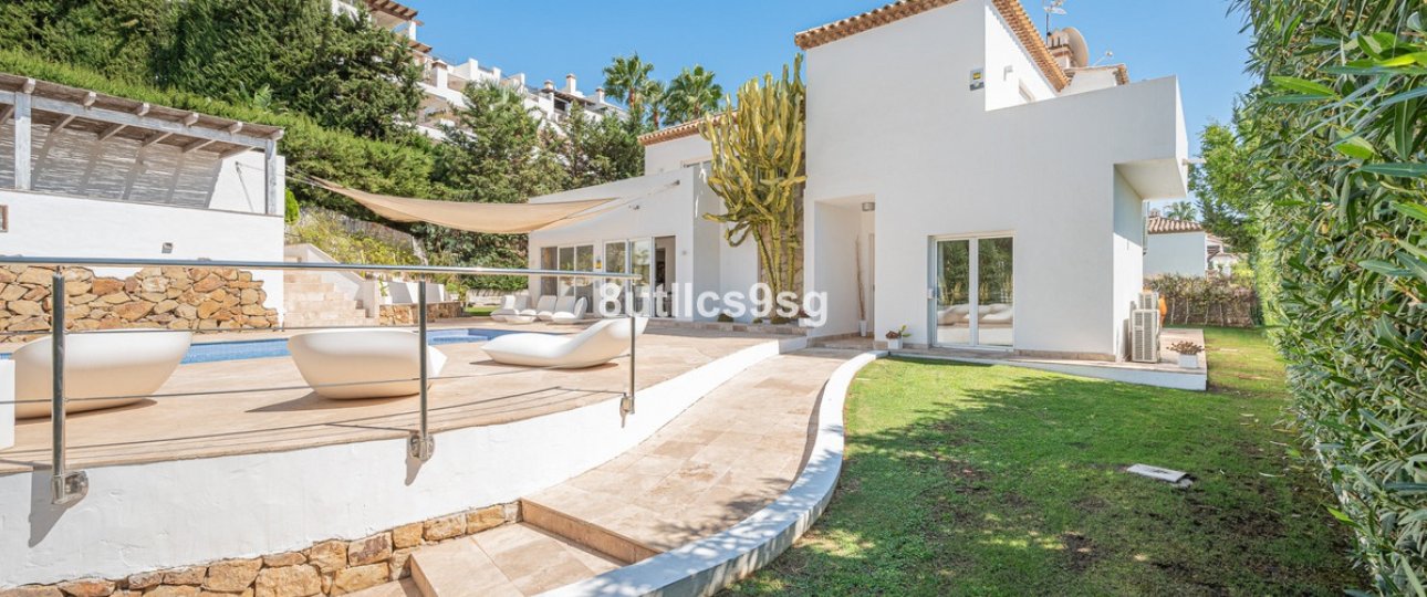 Resale - Villa - Marbella - Nueva Andalucía