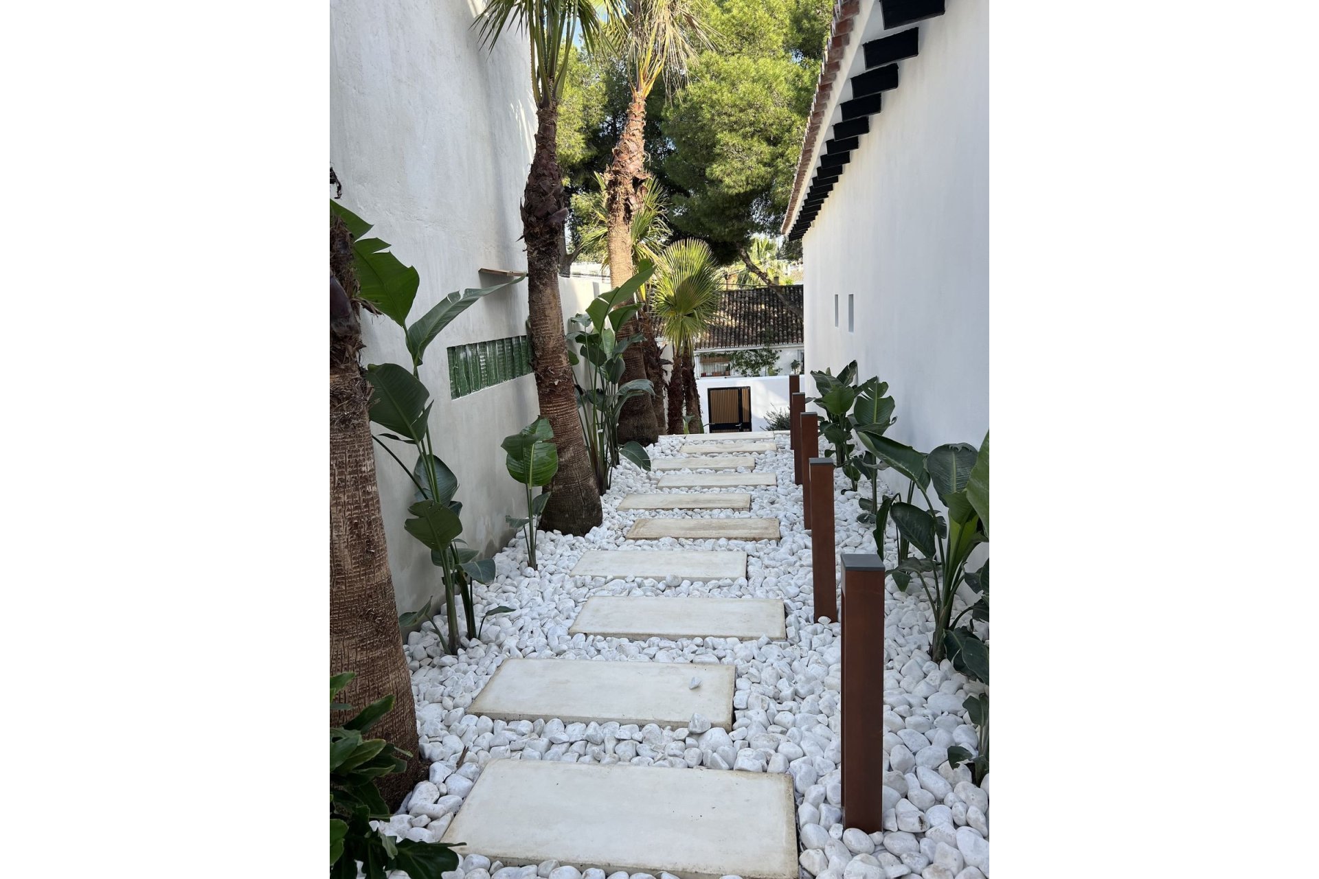 Resale - Villa - Marbella - Nueva Andalucía