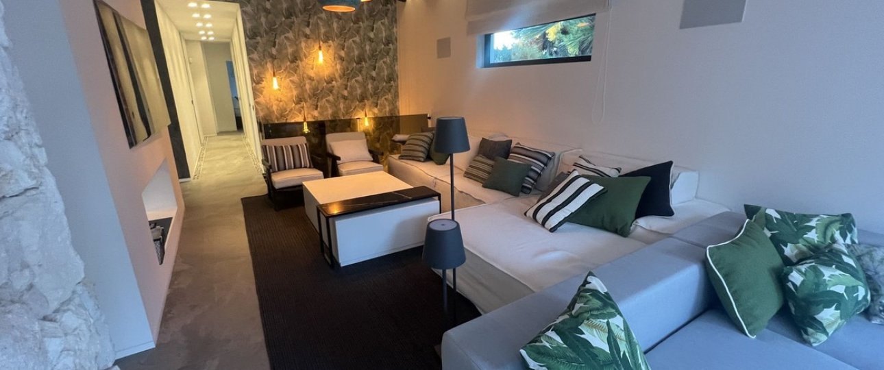Resale - Villa - Marbella - Nueva Andalucía