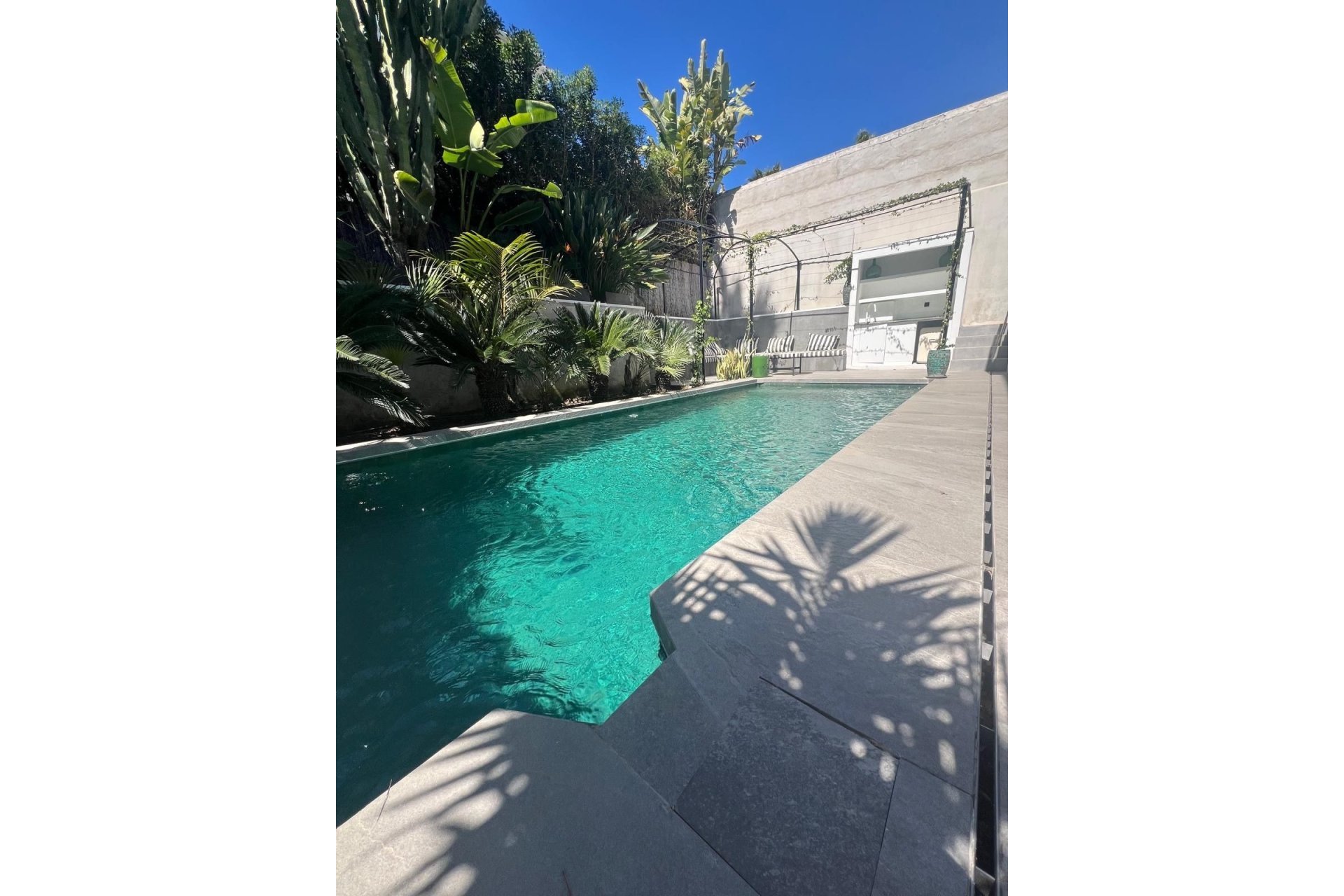Resale - Villa - Marbella - Nueva Andalucía
