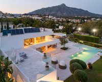 Resale - Villa - Marbella - Nueva Andalucía