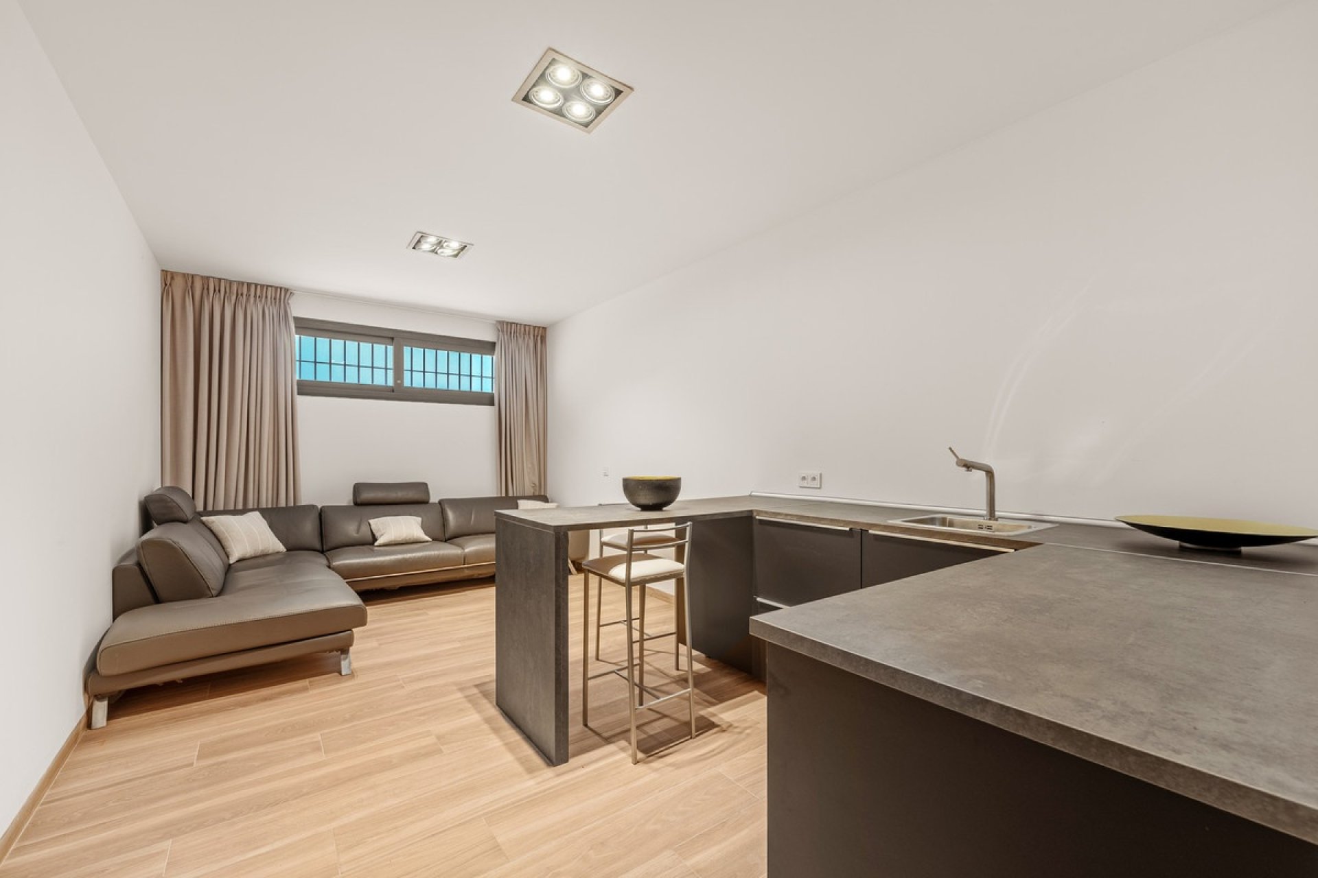 Resale - Villa - Marbella - Nueva Andalucía