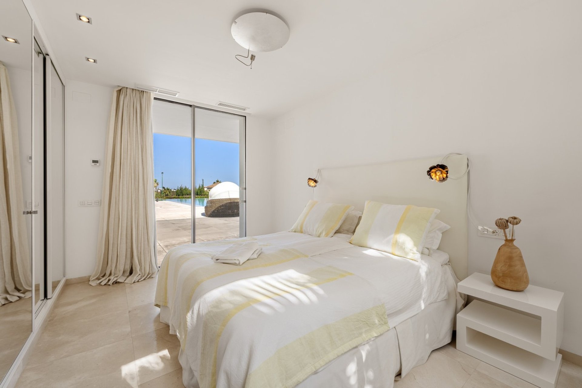 Resale - Villa - Marbella - Nueva Andalucía