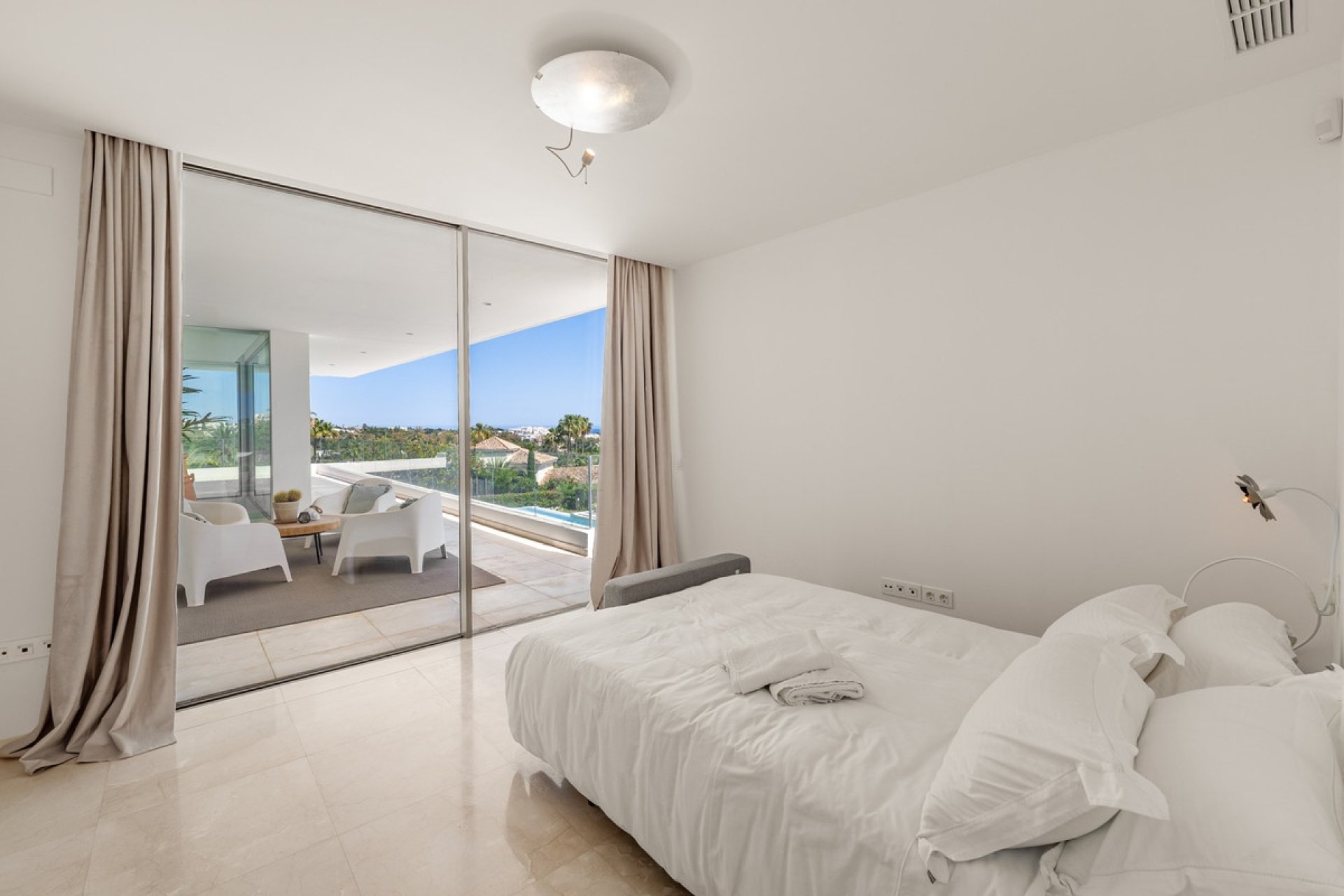 Resale - Villa - Marbella - Nueva Andalucía