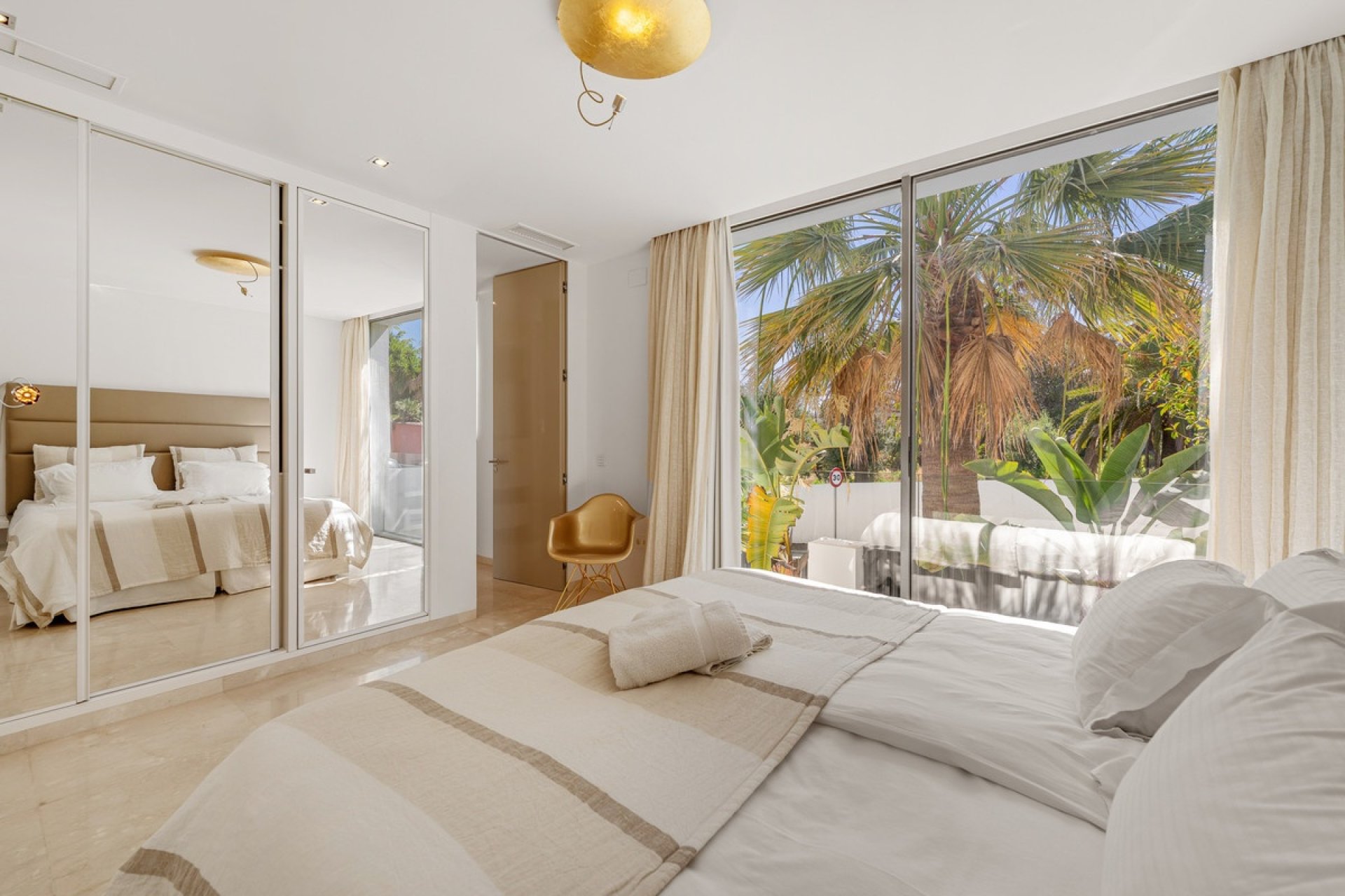 Resale - Villa - Marbella - Nueva Andalucía