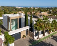 Resale - Villa - Marbella - Nueva Andalucía