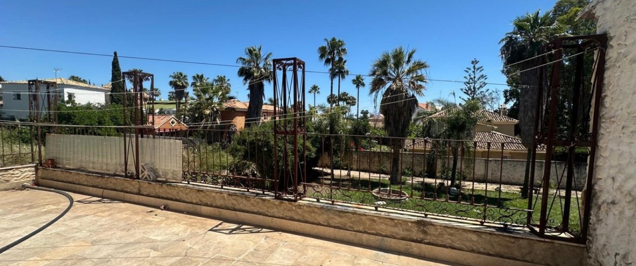Resale - Villa - Marbella - Nueva Andalucía