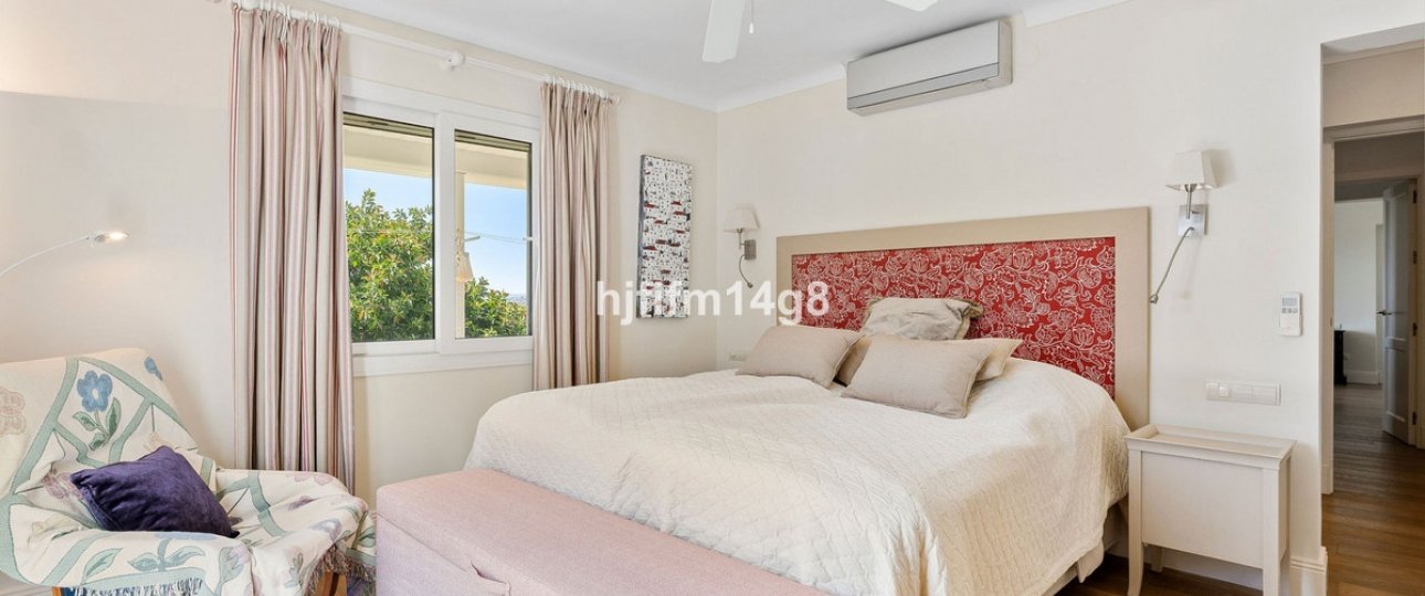 Resale - Villa - Marbella - Nueva Andalucía