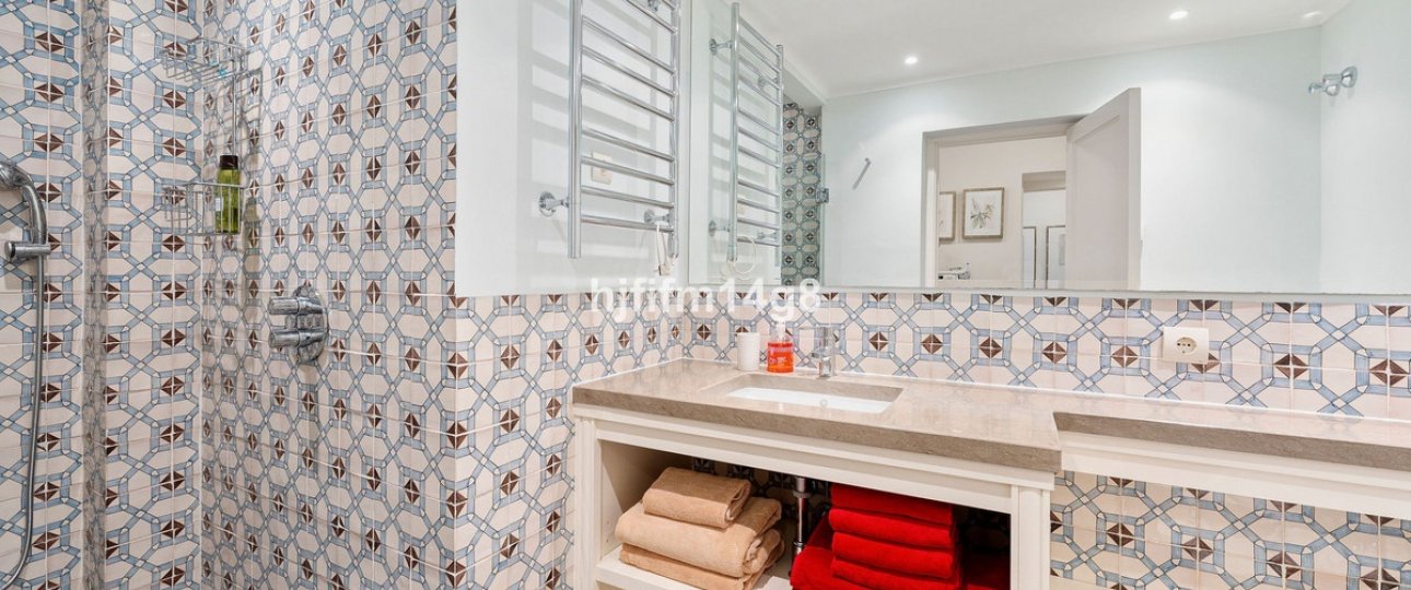 Resale - Villa - Marbella - Nueva Andalucía