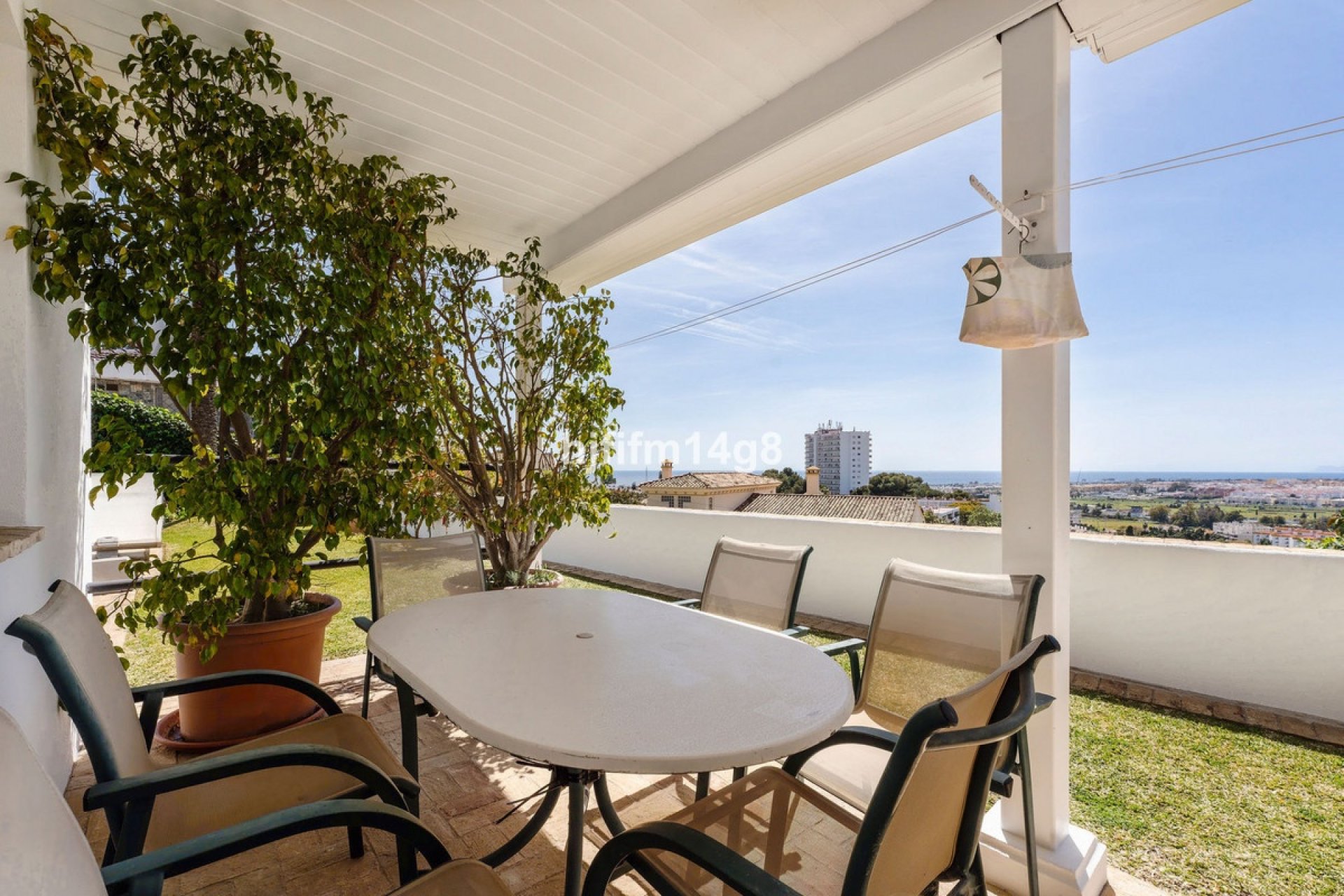 Resale - Villa - Marbella - Nueva Andalucía