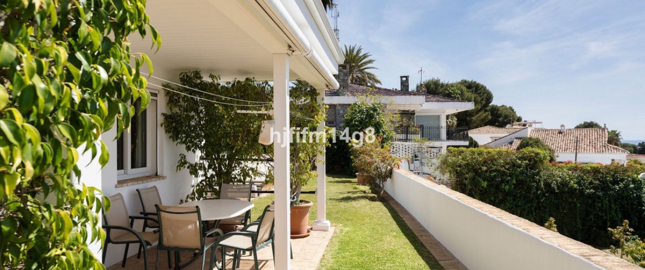 Resale - Villa - Marbella - Nueva Andalucía