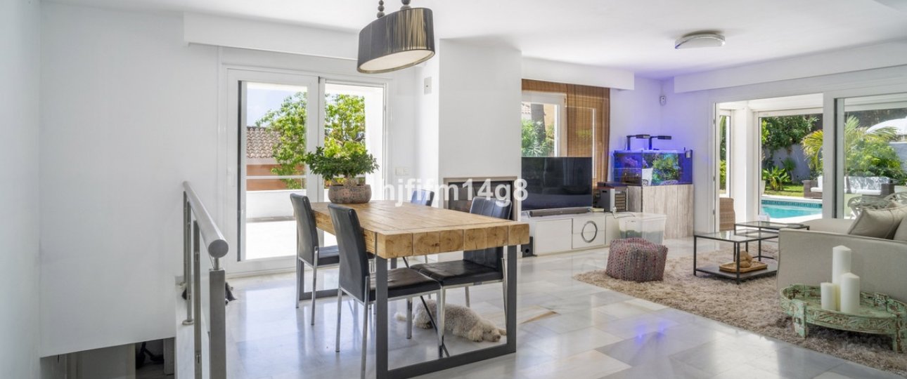 Resale - Villa - Marbella - Nueva Andalucía