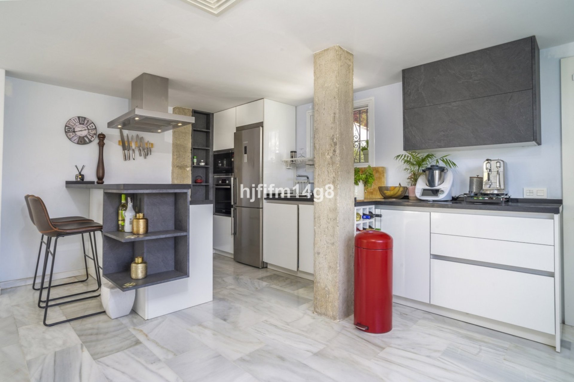 Resale - Villa - Marbella - Nueva Andalucía