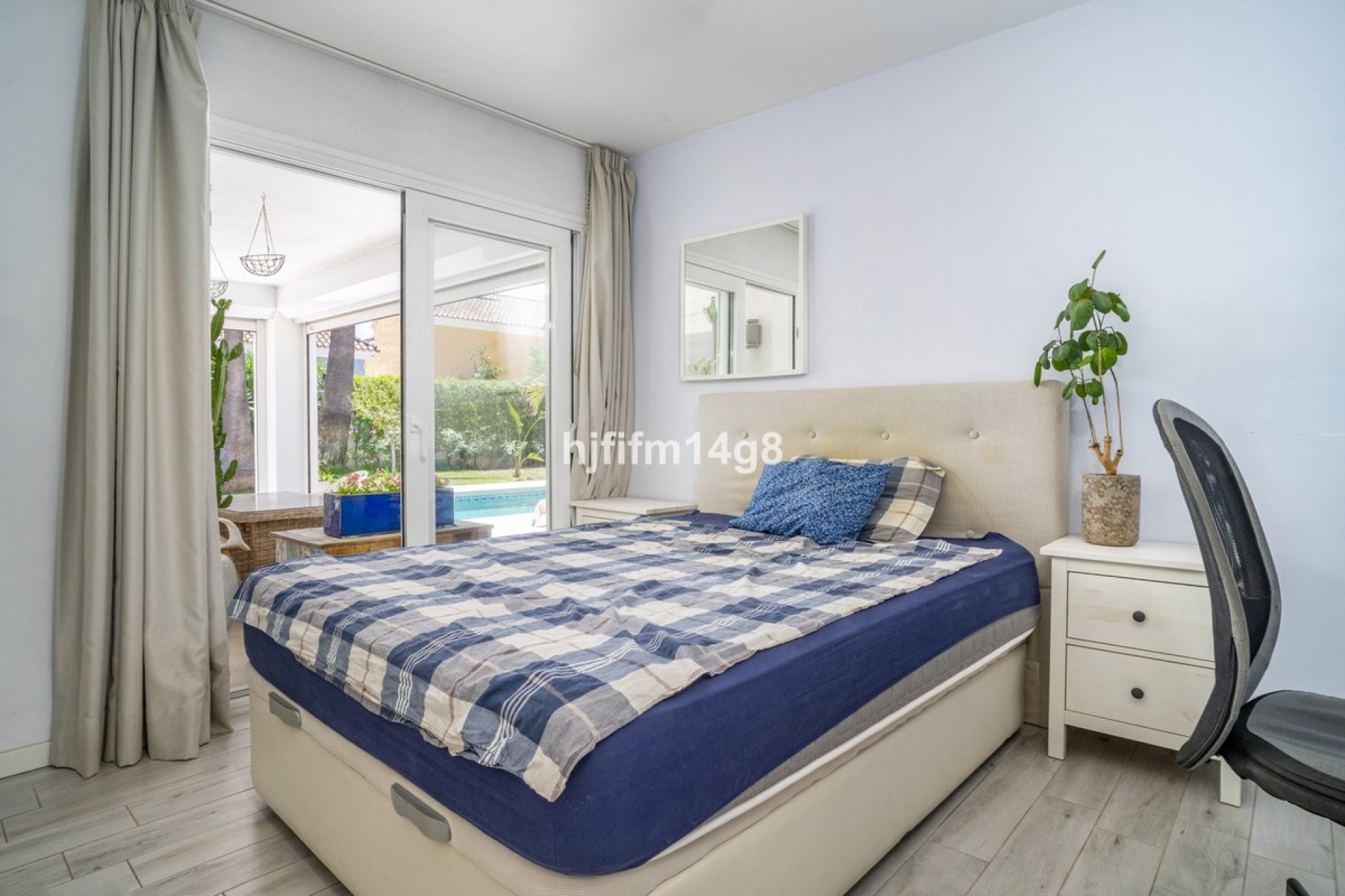 Resale - Villa - Marbella - Nueva Andalucía