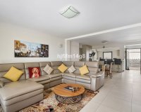 Resale - Villa - Marbella - Nueva Andalucía