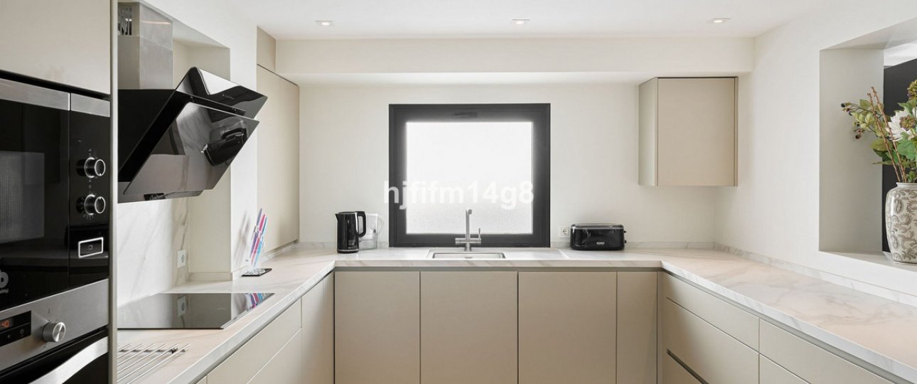 Resale - Villa - Marbella - Nueva Andalucía