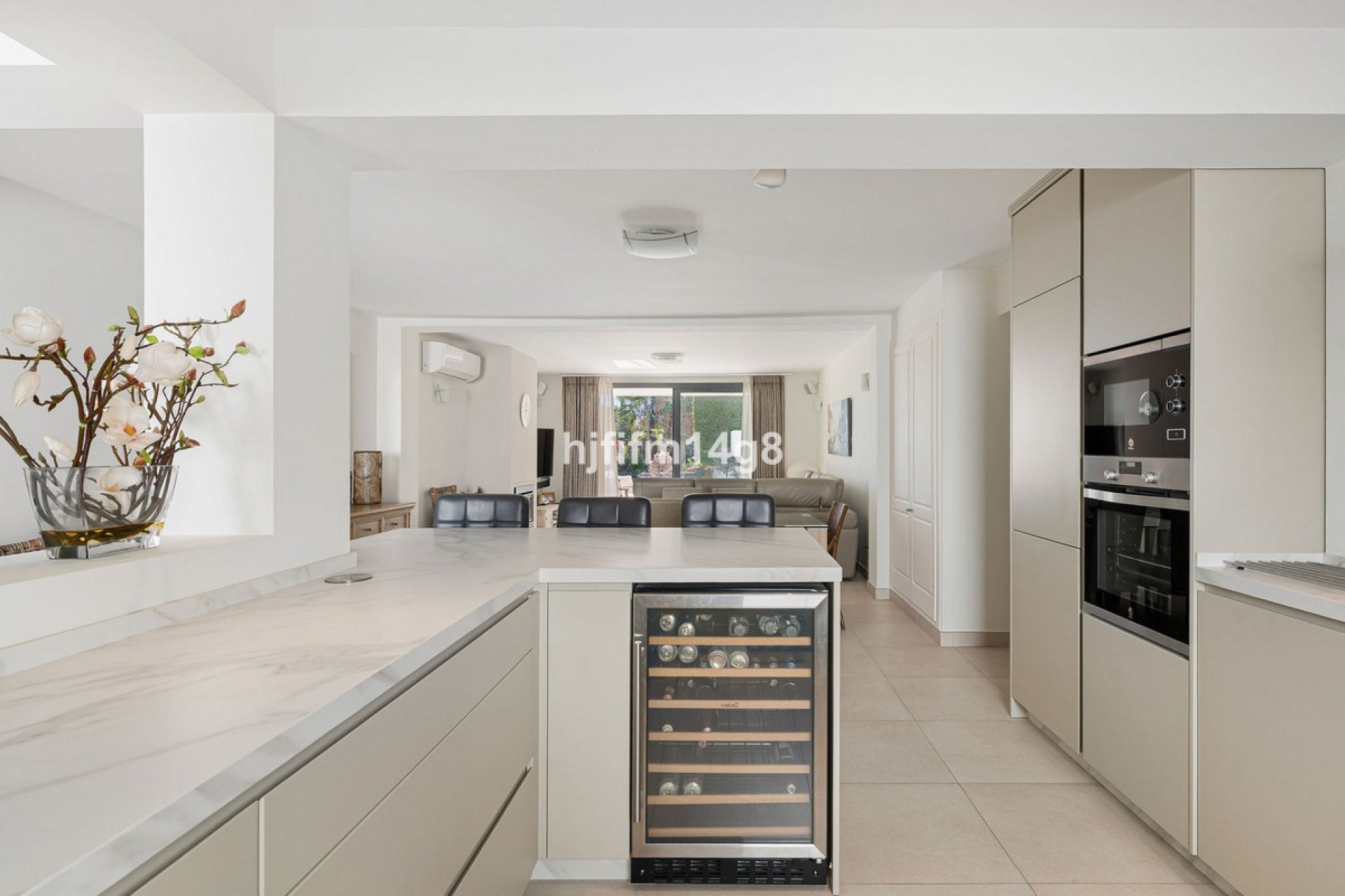 Resale - Villa - Marbella - Nueva Andalucía