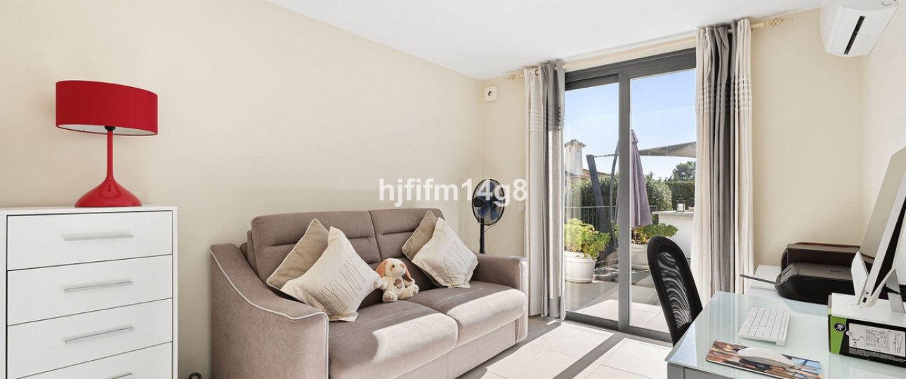 Resale - Villa - Marbella - Nueva Andalucía