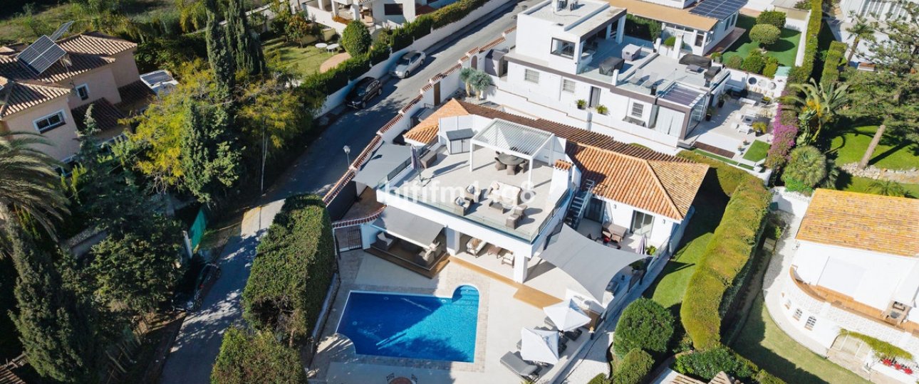 Resale - Villa - Marbella - Nueva Andalucía