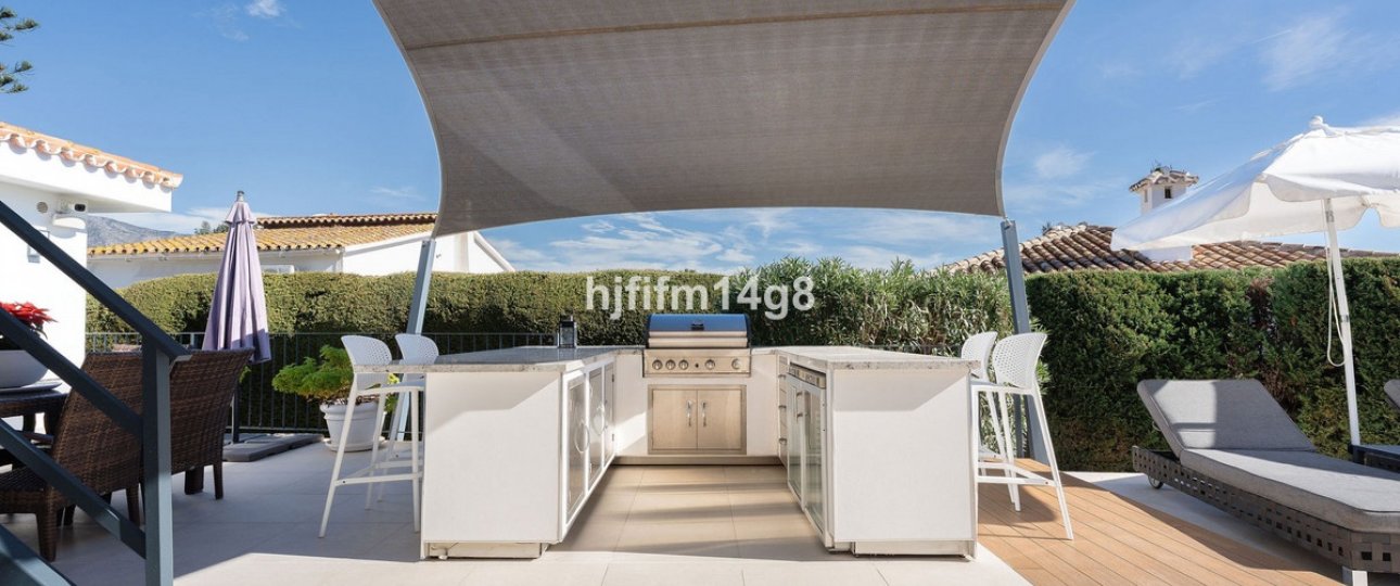 Resale - Villa - Marbella - Nueva Andalucía