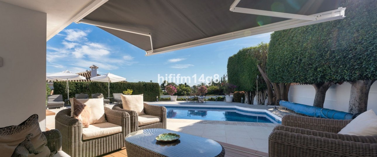 Resale - Villa - Marbella - Nueva Andalucía