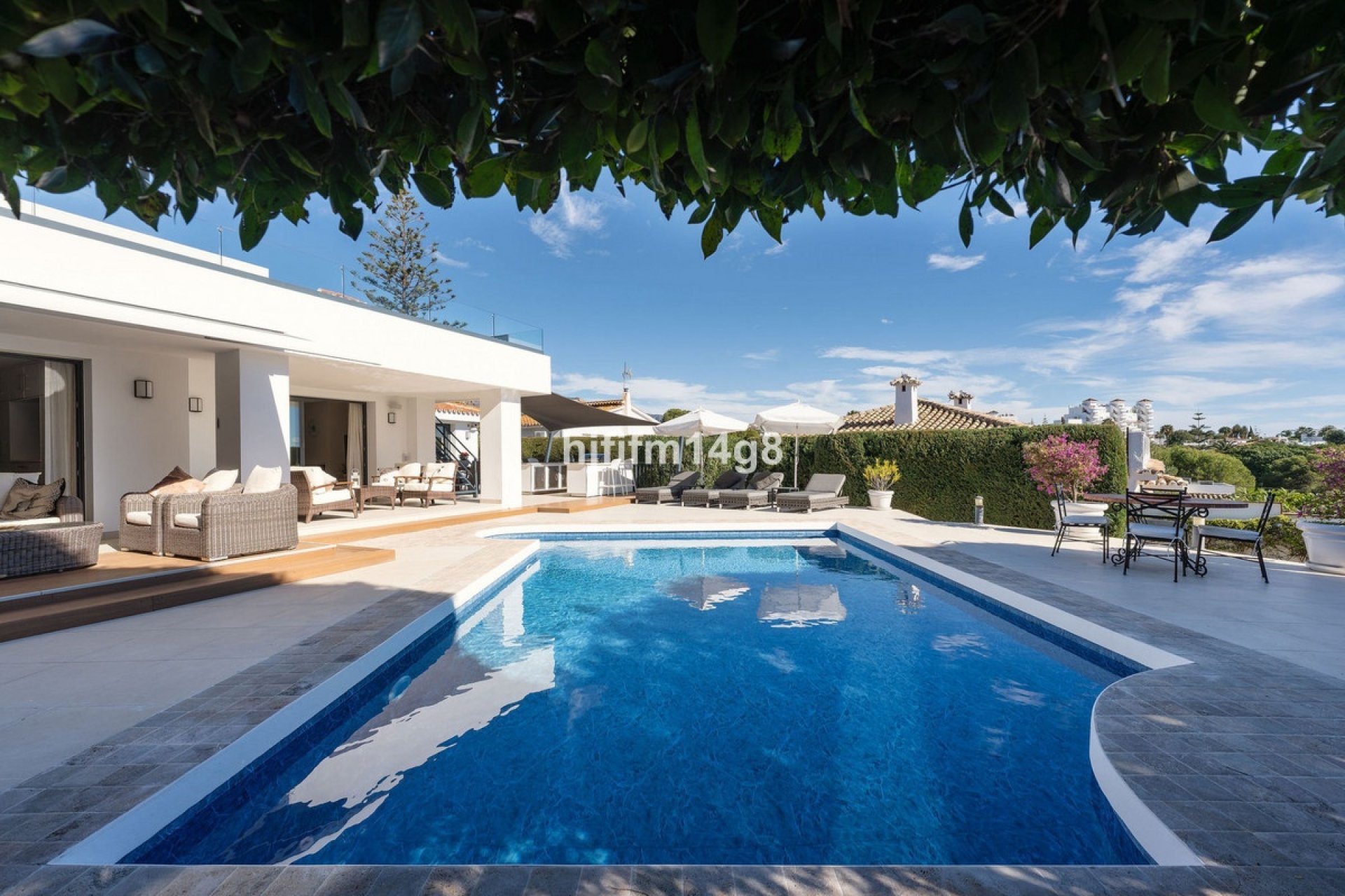 Resale - Villa - Marbella - Nueva Andalucía