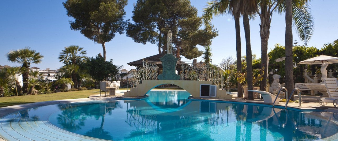 Resale - Villa - Marbella - Nueva Andalucía