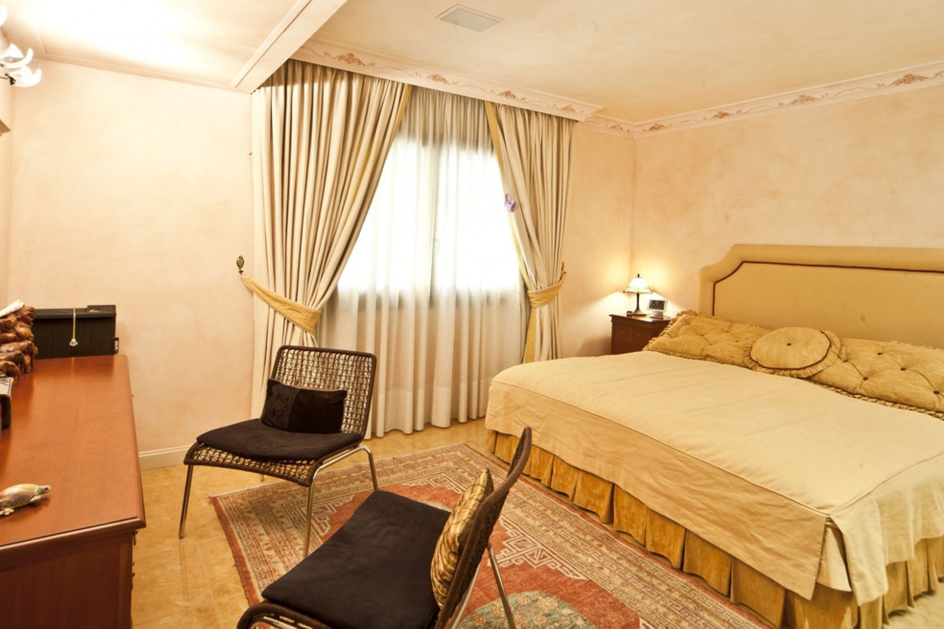 Resale - Villa - Marbella - Nueva Andalucía