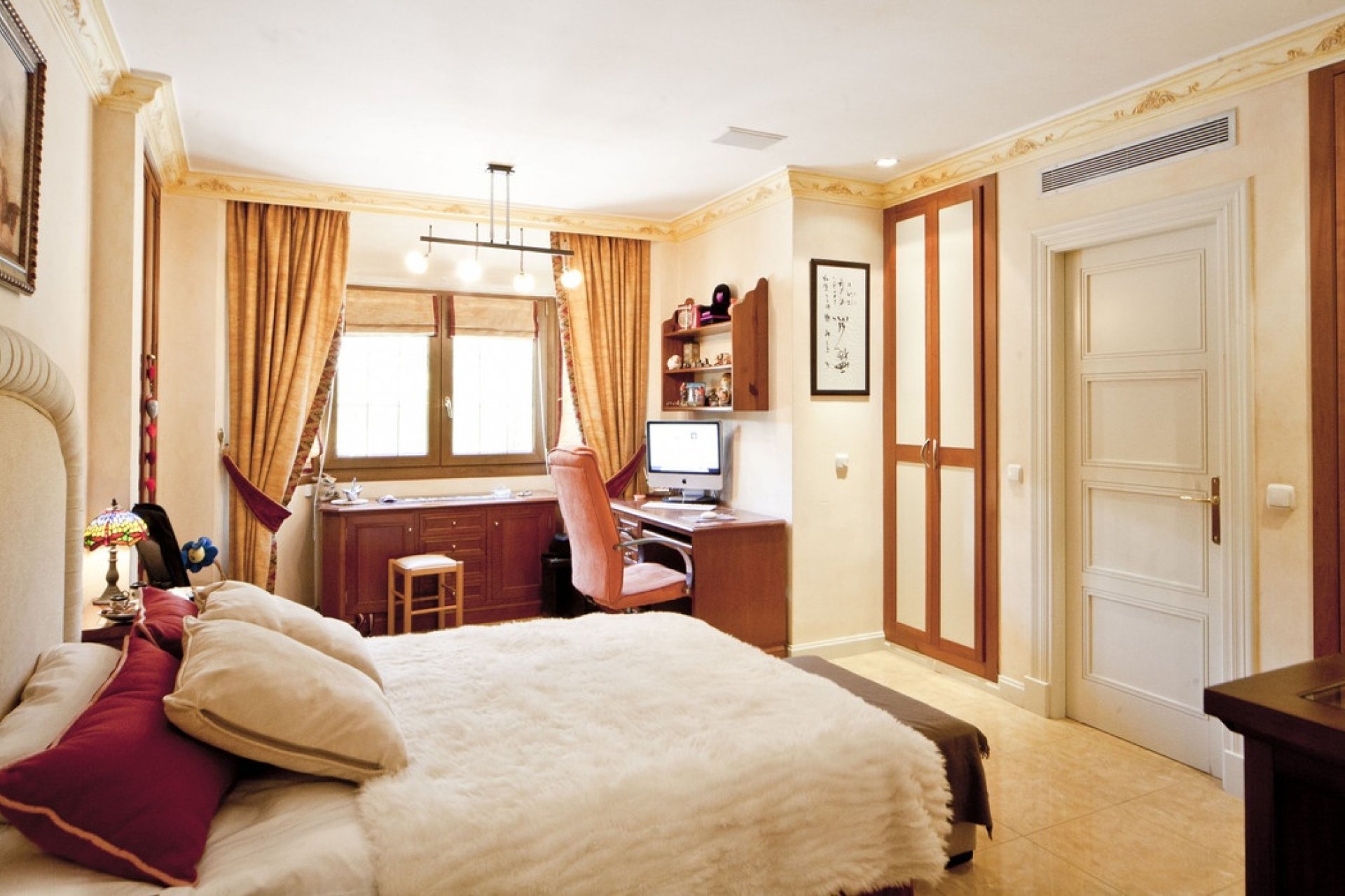 Resale - Villa - Marbella - Nueva Andalucía