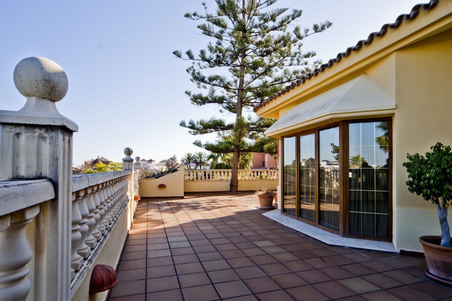 Resale - Villa - Marbella - Nueva Andalucía