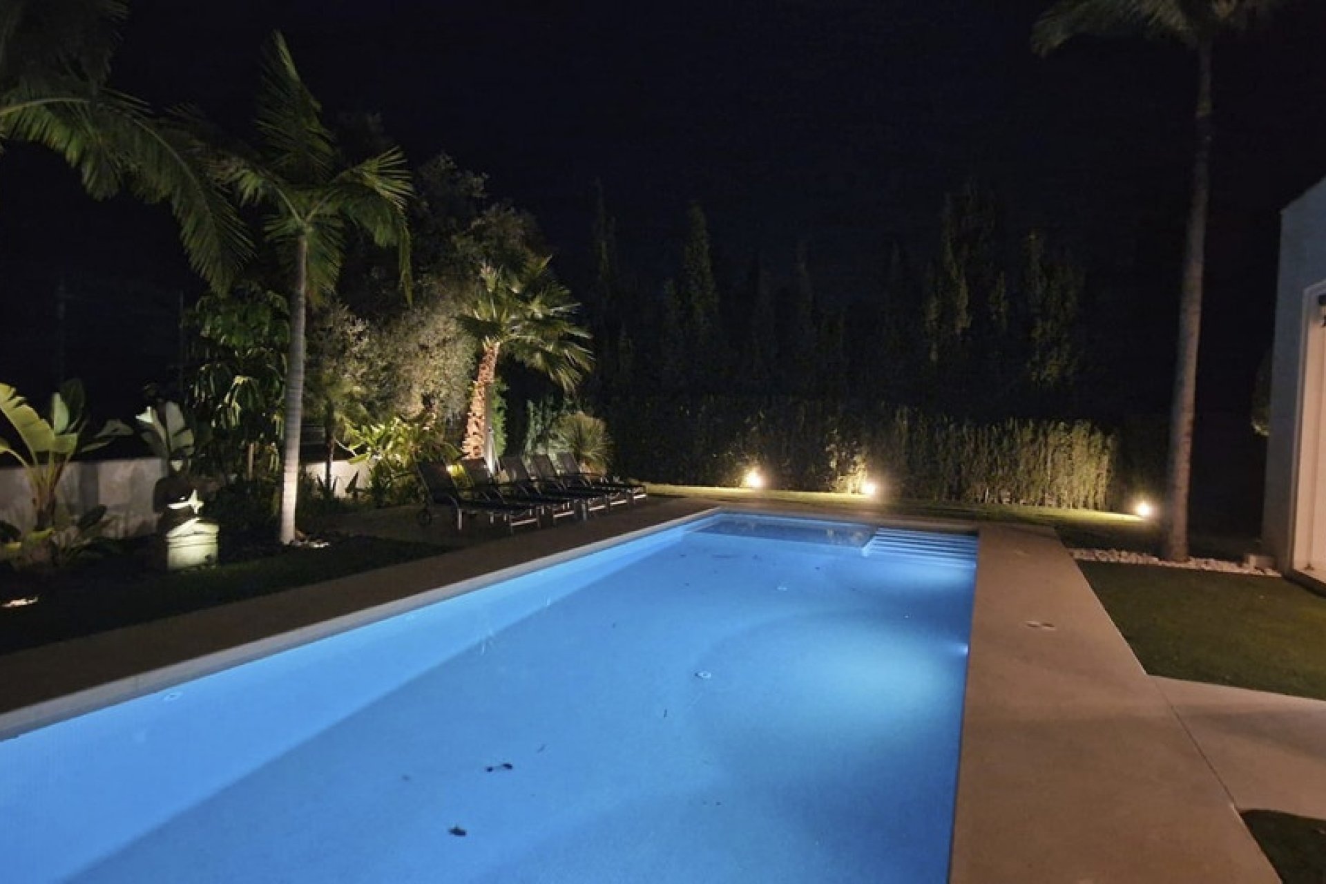 Resale - Villa - Marbella - Nueva Andalucía