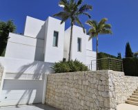 Resale - Villa - Marbella - Nueva Andalucía