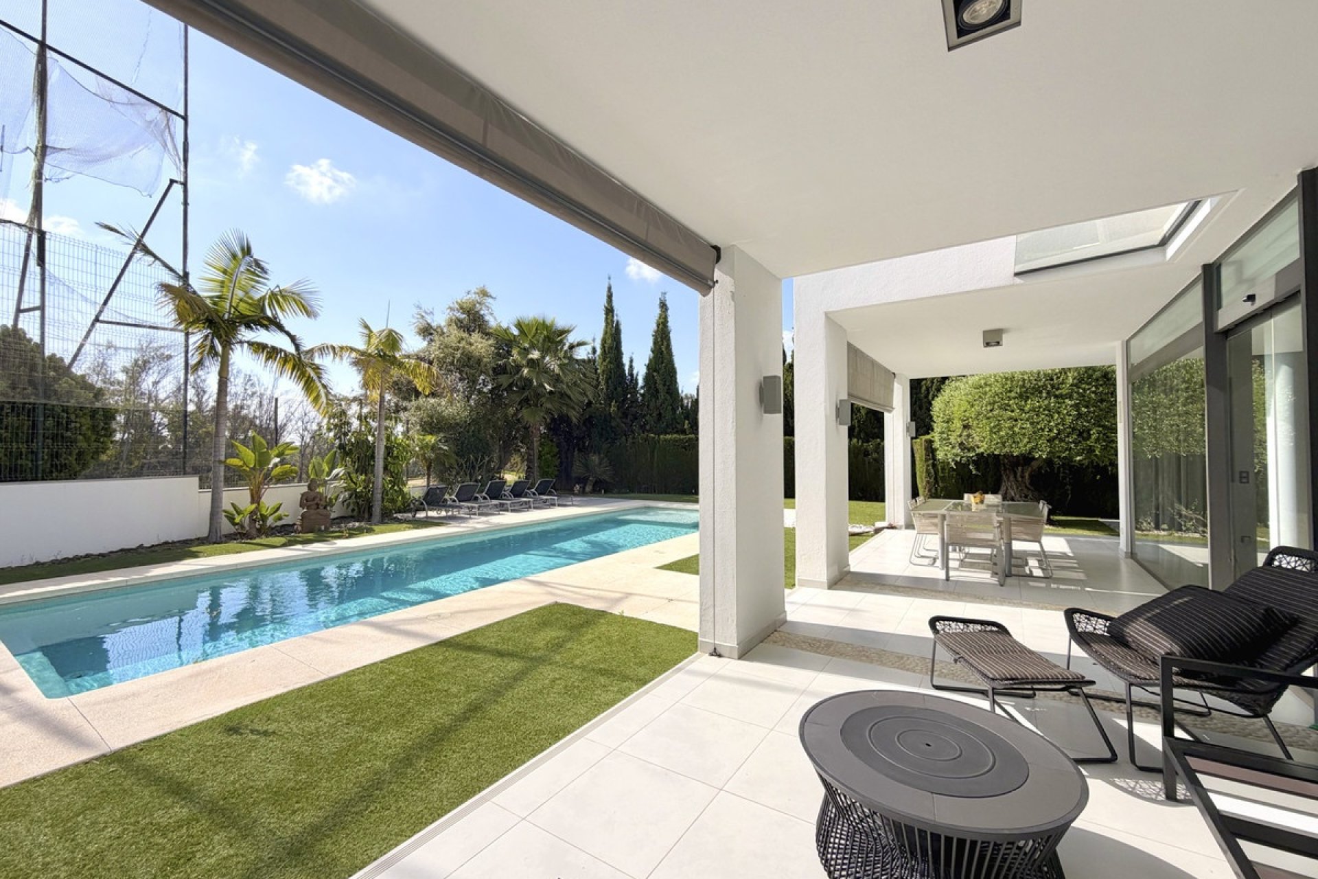 Resale - Villa - Marbella - Nueva Andalucía