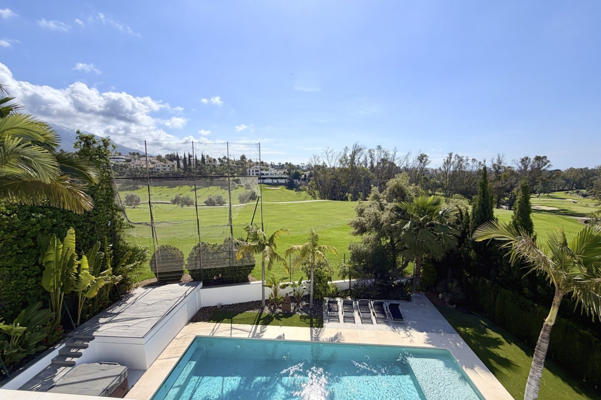 Resale - Villa - Marbella - Nueva Andalucía
