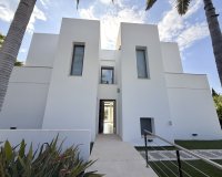 Resale - Villa - Marbella - Nueva Andalucía
