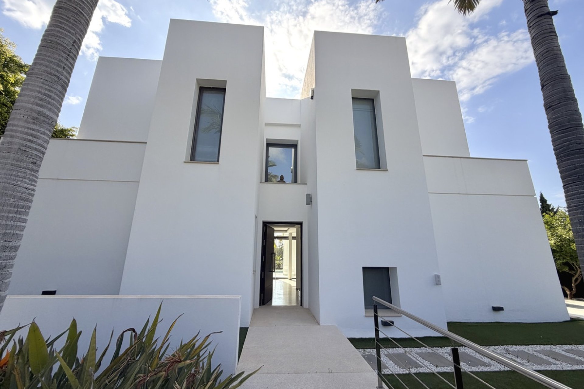 Resale - Villa - Marbella - Nueva Andalucía
