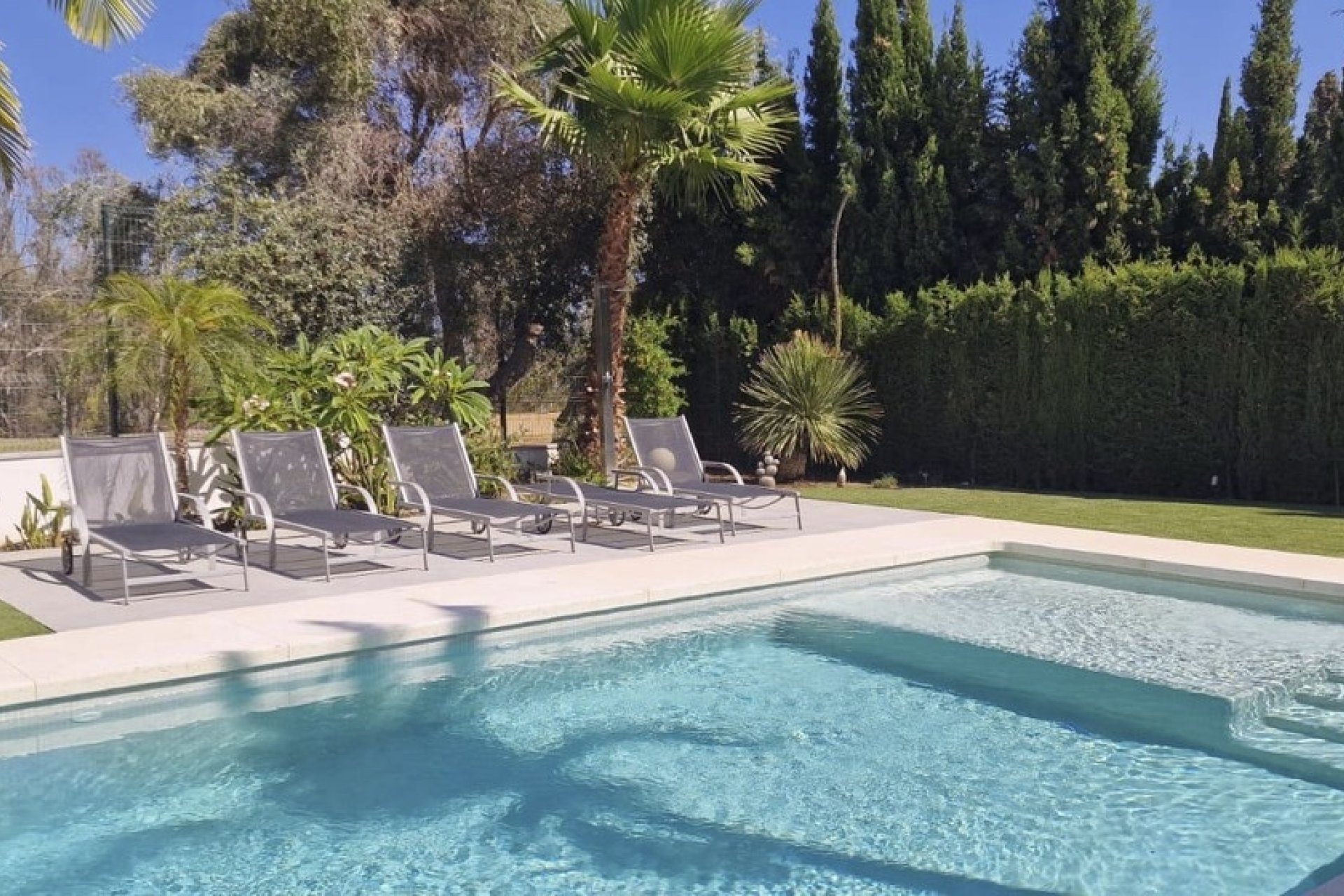 Resale - Villa - Marbella - Nueva Andalucía