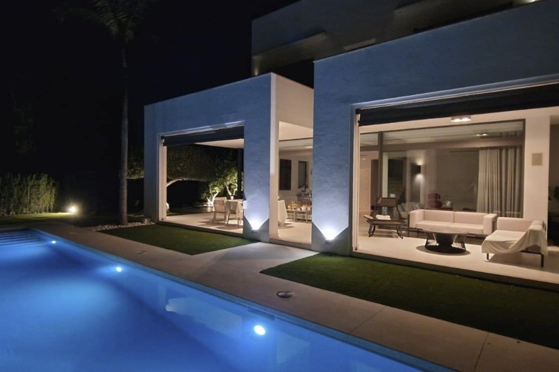 Resale - Villa - Marbella - Nueva Andalucía