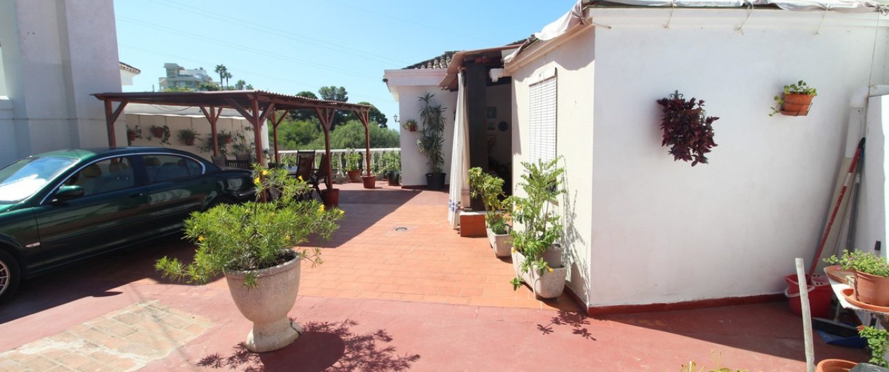 Resale - Villa - Marbella - Nueva Andalucía