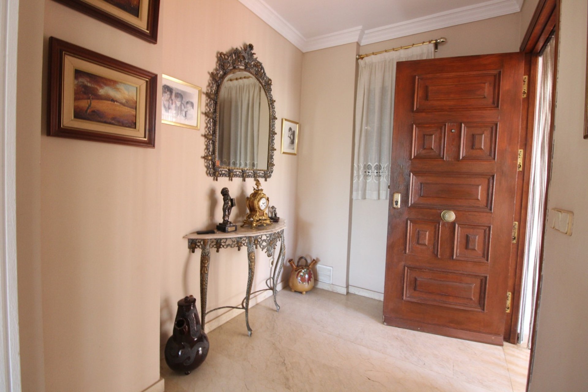 Resale - Villa - Marbella - Nueva Andalucía