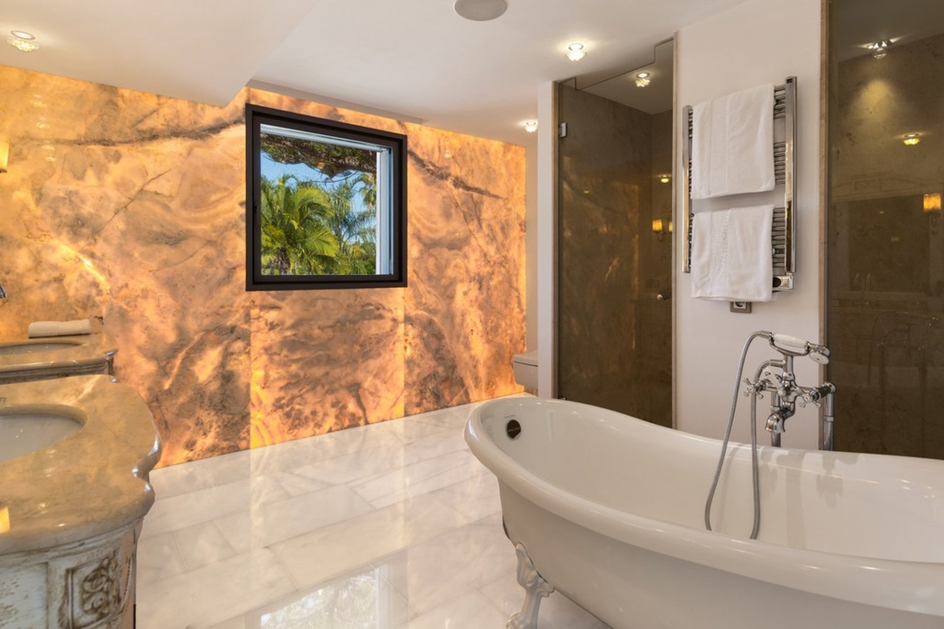 Resale - Villa - Marbella - Nueva Andalucía