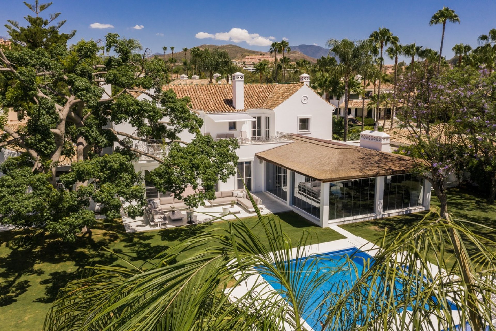 Resale - Villa - Marbella - Nueva Andalucía