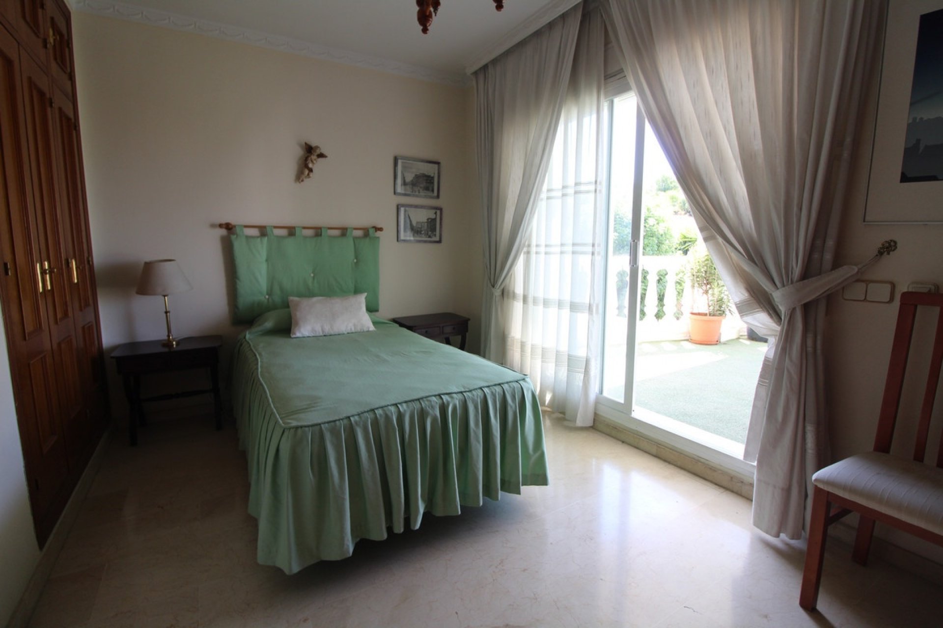 Resale - Villa - Marbella - Nueva Andalucía