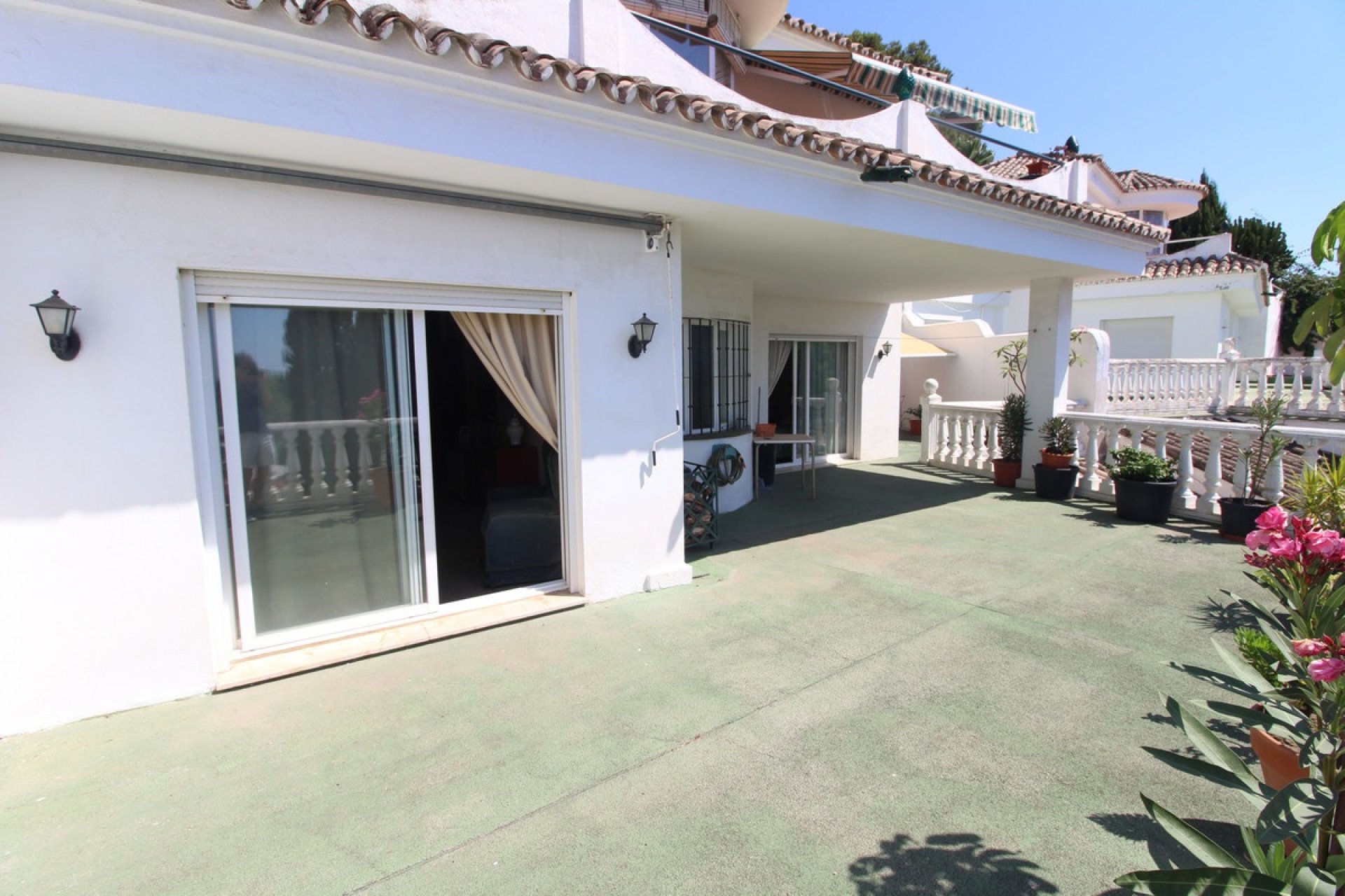 Resale - Villa - Marbella - Nueva Andalucía