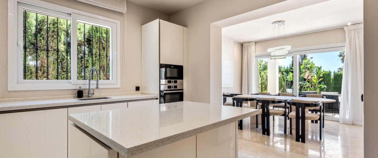 Resale - Villa - Marbella - Nueva Andalucía