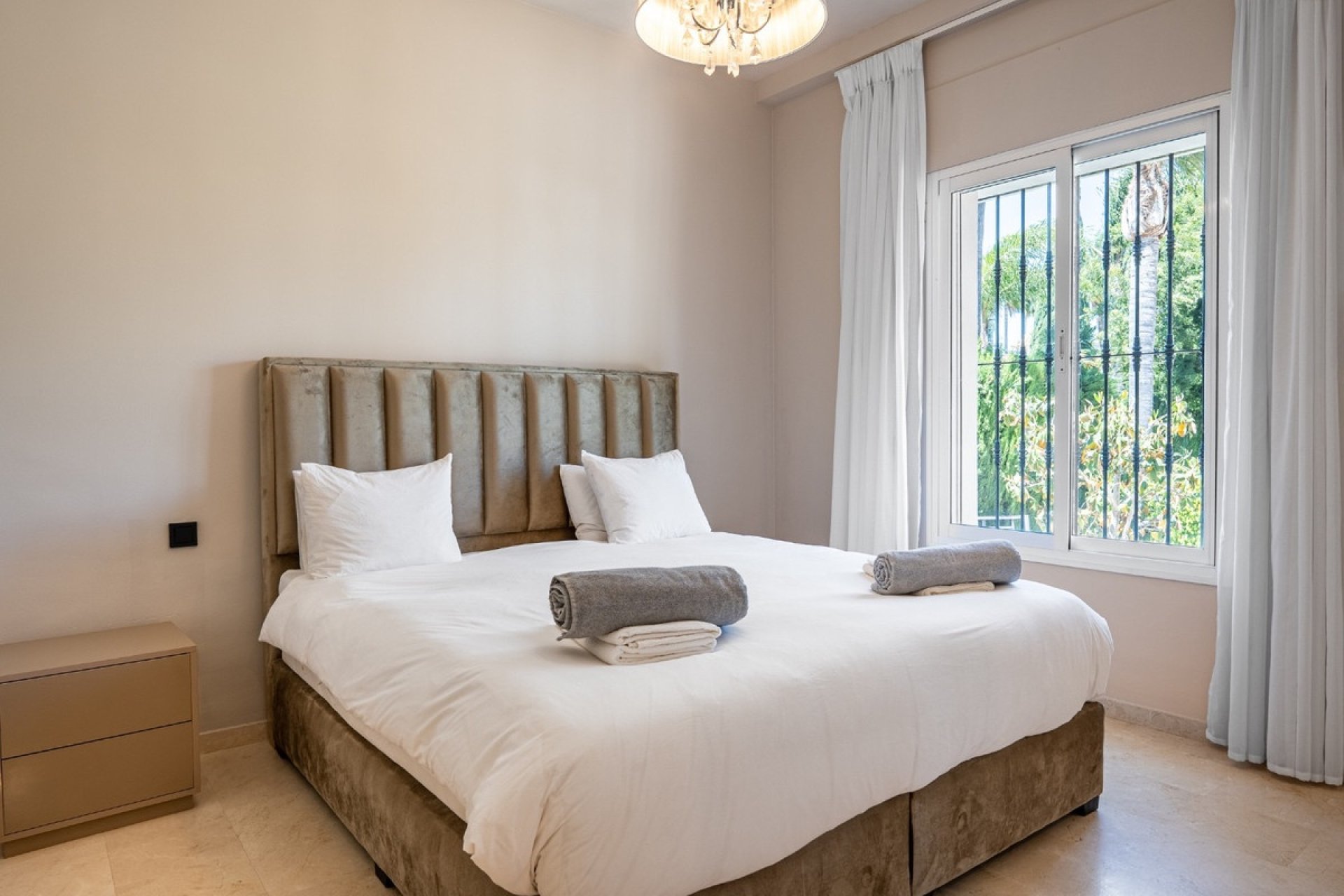 Resale - Villa - Marbella - Nueva Andalucía
