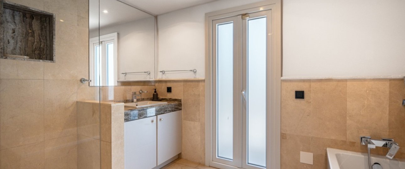 Resale - Villa - Marbella - Nueva Andalucía