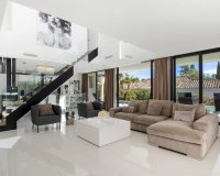 Resale - Villa - Marbella - Nueva Andalucía